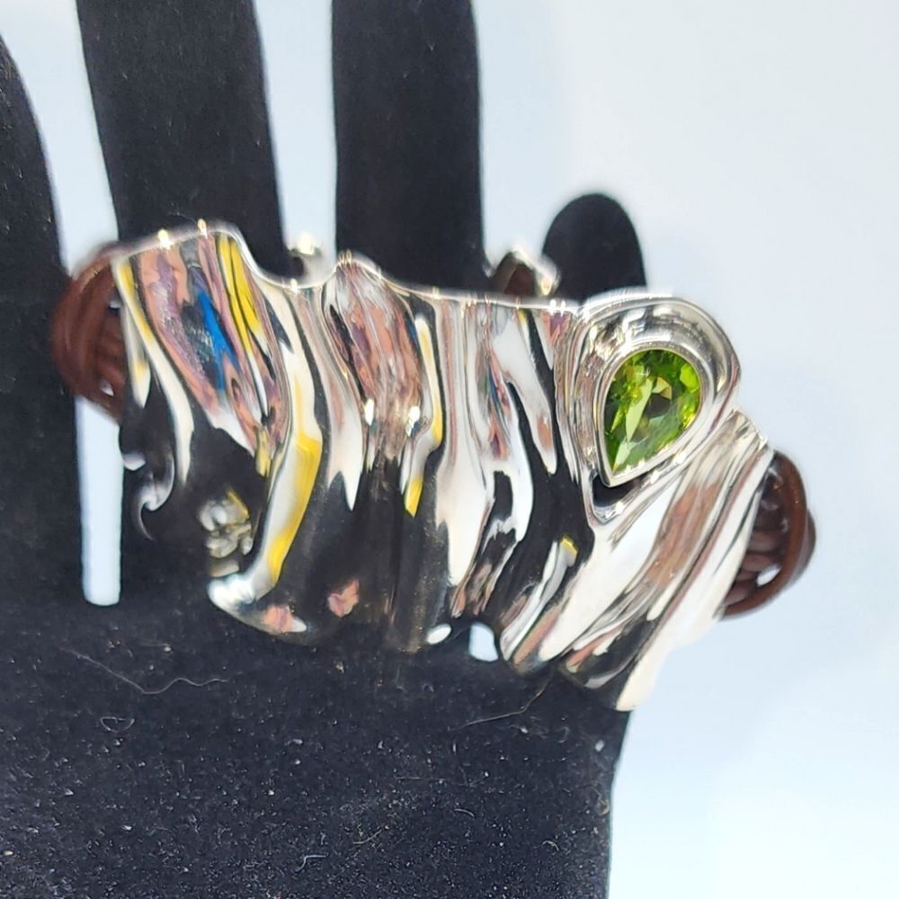 Hagit Sterling Silver Folds Leather Band 0.9 Gemstone Bracelet